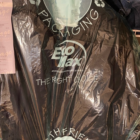 Womens Canada Goode Shelburne Parka. 
Just dry cleaned. - Picture 15 of 16